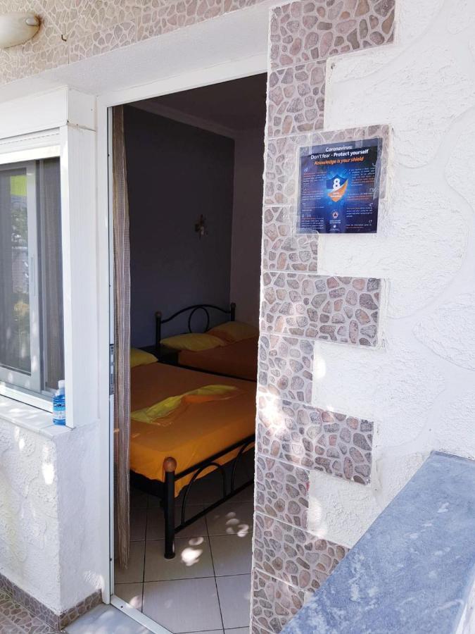 Konstantinos-Elli Rooms Vrasná Екстериор снимка