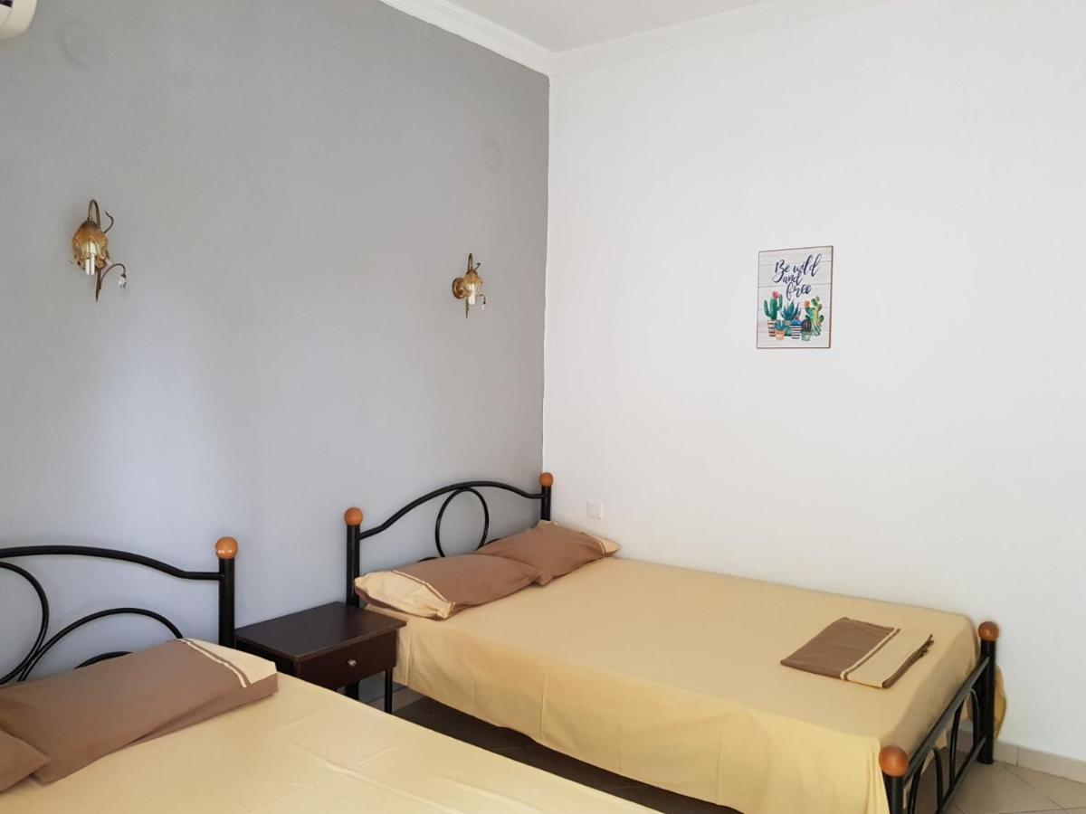 Konstantinos-Elli Rooms Vrasná Екстериор снимка